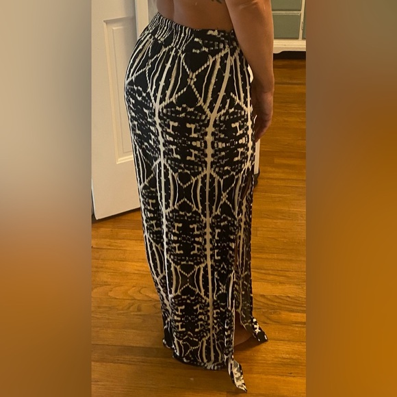 Express Maxi Skirt with Side Slit - Picture 3 of 6